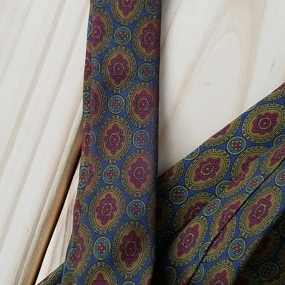 GAP Vintage 100% Silk Tie - Picture 7 of 7